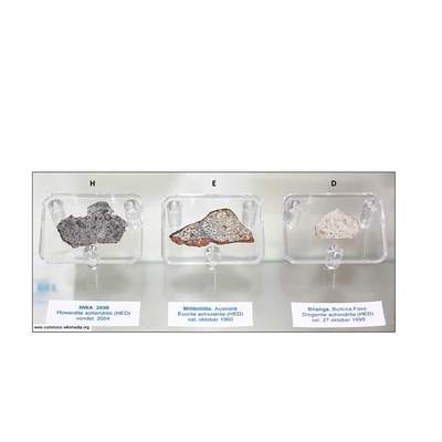 Muestras de pedazos de meteoritos